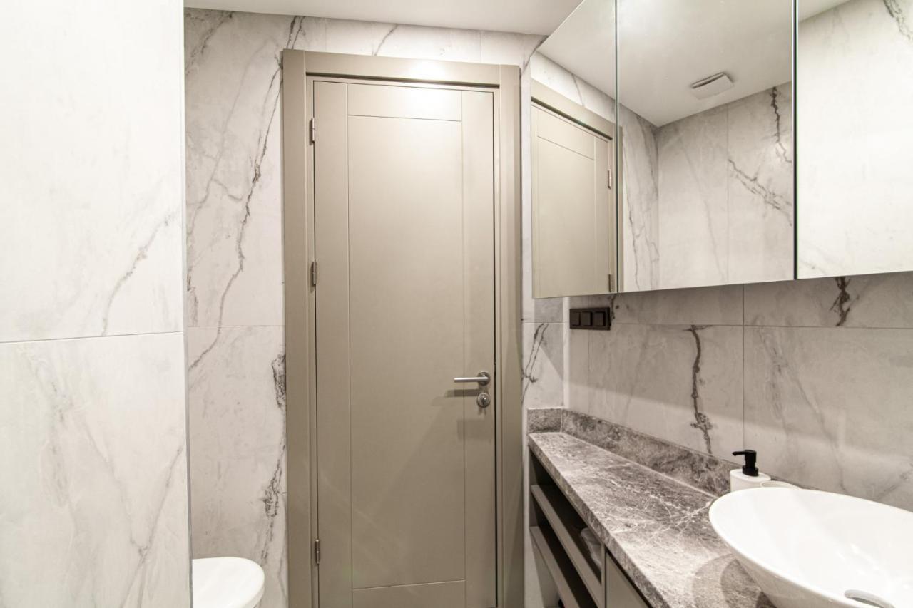 Flat With Panoramic Bosphorus View In Cihangir Istanbul Exterior foto